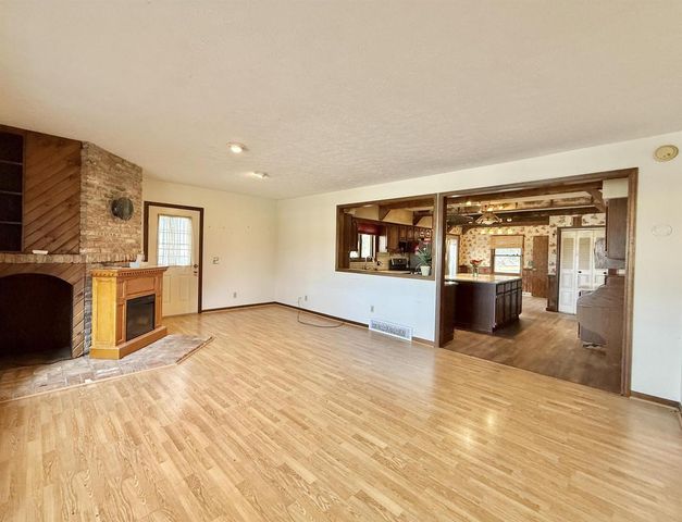 12138 E L J Townline Road, Whitewater, WI 53190