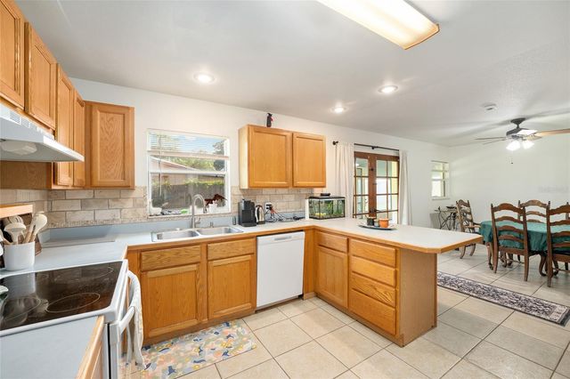 2420 NE 38TH STREET, Ocala, FL 34479