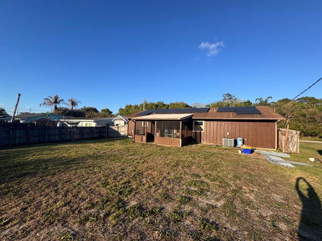 5638 SE Pine Avenue, Stuart, FL 34997