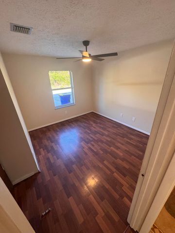 5638 SE Pine Avenue, Stuart, FL 34997