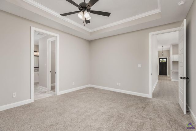 102 Hunt's Landing Drive, Kathleen, GA 31047