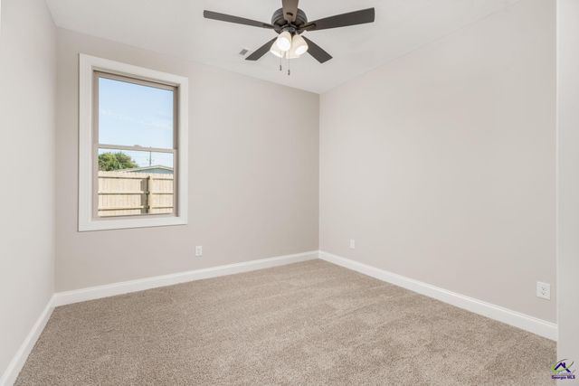 102 Hunt's Landing Drive, Kathleen, GA 31047