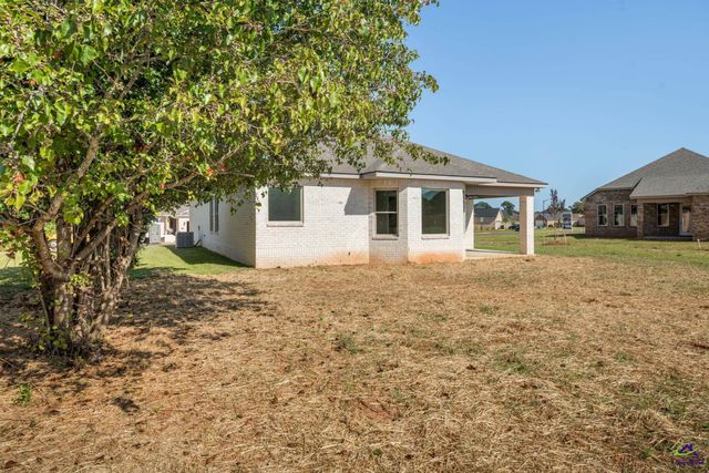 102 Hunt's Landing Drive, Kathleen, GA 31047