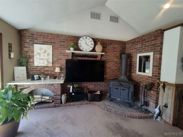 6275 Eckhardt Road, Hamburg, NY 14085