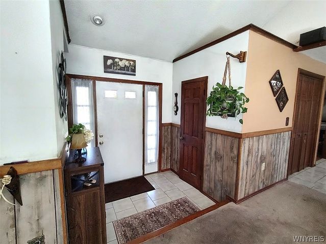 6275 Eckhardt Road, Hamburg, NY 14085