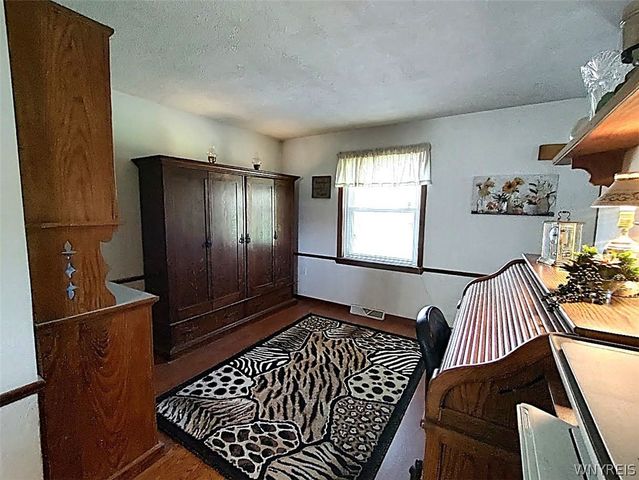 6275 Eckhardt Road, Hamburg, NY 14085