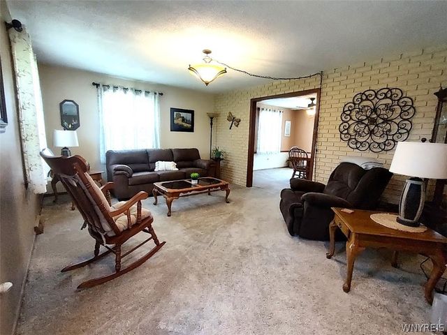 6275 Eckhardt Road, Hamburg, NY 14085