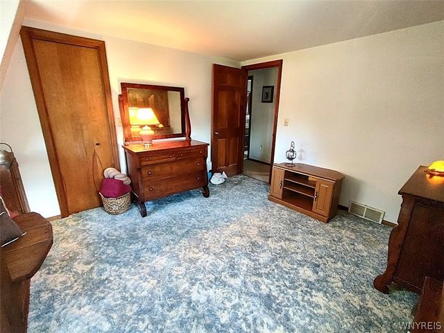 6275 Eckhardt Road, Hamburg, NY 14085