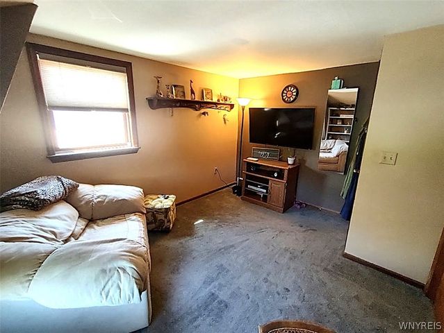6275 Eckhardt Road, Hamburg, NY 14085