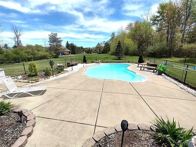 6275 Eckhardt Road, Hamburg, NY 14085