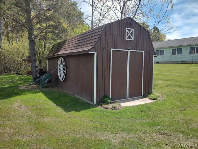 6275 Eckhardt Road, Hamburg, NY 14085