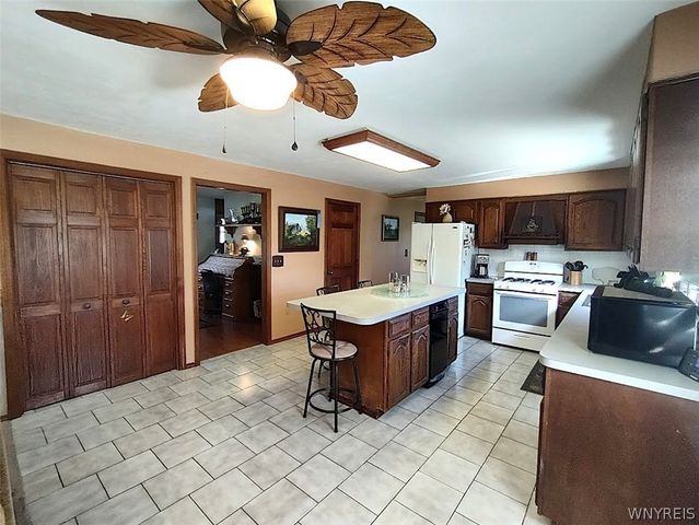 6275 Eckhardt Road, Hamburg, NY 14085