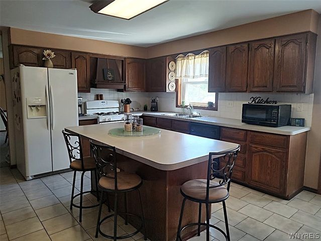 6275 Eckhardt Road, Hamburg, NY 14085