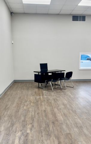 10902 Kingspoint Road, Houston, TX 77075