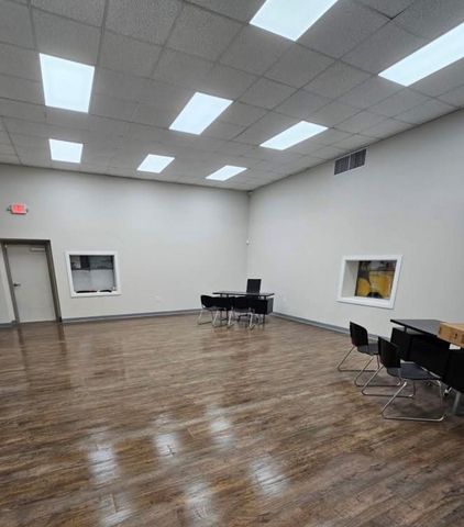 10902 Kingspoint Road, Houston, TX 77075