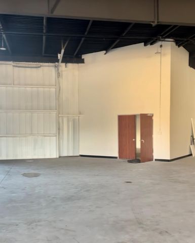 10902 Kingspoint Road, Houston, TX 77075