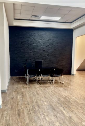 10902 Kingspoint Road, Houston, TX 77075