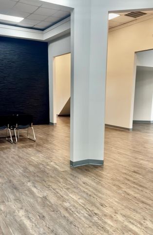 10902 Kingspoint Road, Houston, TX 77075