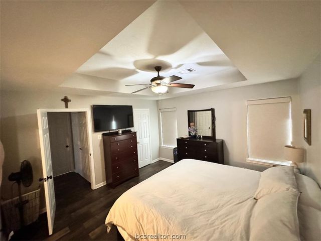 1430 Cedarcrest Lane, Bryan, TX 77803