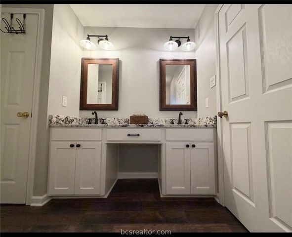 1430 Cedarcrest Lane, Bryan, TX 77803