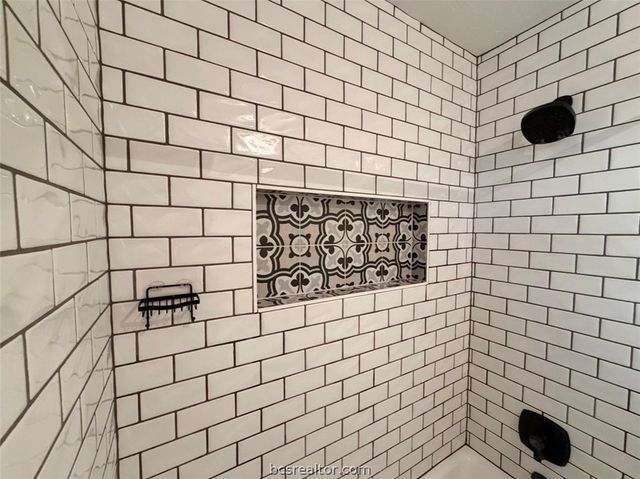 1430 Cedarcrest Lane, Bryan, TX 77803