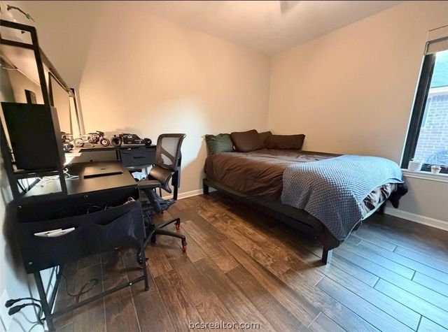 1430 Cedarcrest Lane, Bryan, TX 77803