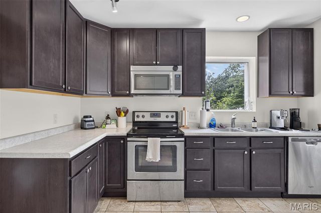 6500 Devonshire Avenue, St Louis, MO 63109