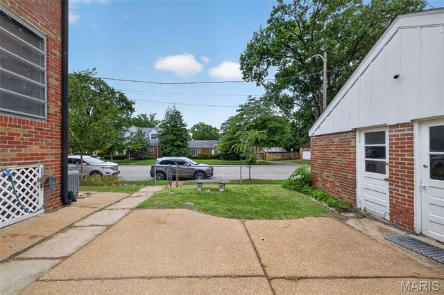 6500 Devonshire Avenue, St Louis, MO 63109