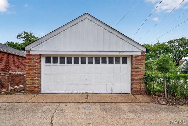6500 Devonshire Avenue, St Louis, MO 63109