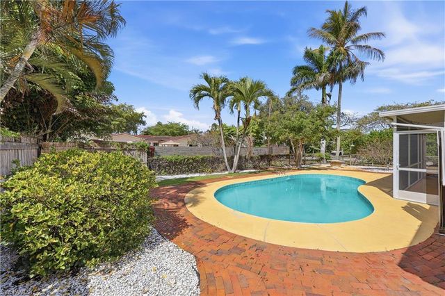 1377 11th CT N, Naples, FL 34102