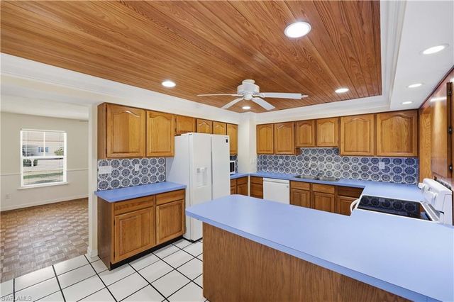 1377 11th CT N, Naples, FL 34102