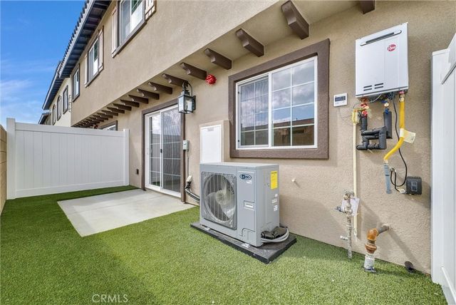 16385 Valencia Avenue 3, Fontana, CA 92335