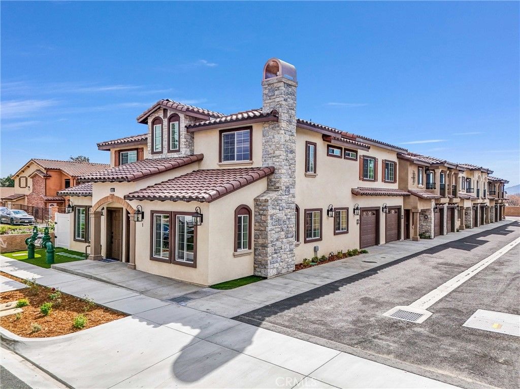 16385 Valencia Avenue 3, Fontana, CA 92335