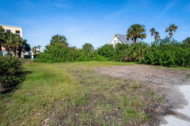 8 13th St, St Augustine Beach, FL 32080