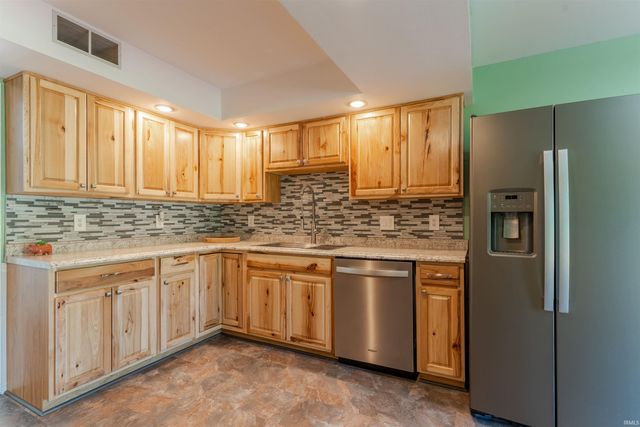 3824 Eastbrooke Drive, Evansville, IN 47711