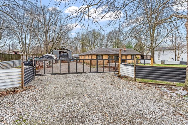 7647 E North Drive, Camby, IN 46113