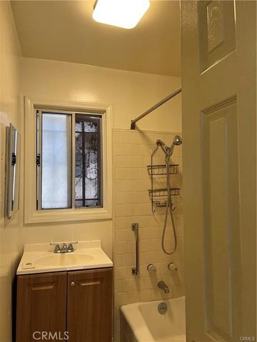 8813 Hoover, Los Angeles, CA 90044