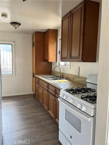 8813 Hoover, Los Angeles, CA 90044