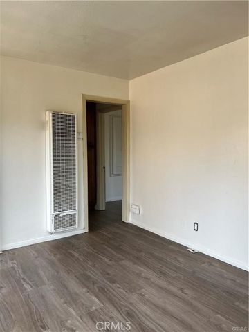 8813 Hoover, Los Angeles, CA 90044