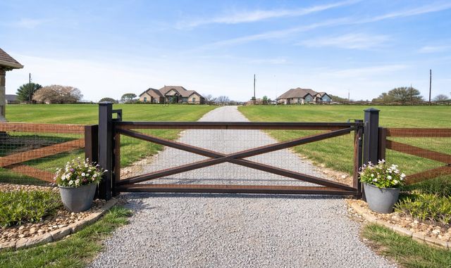 7613 Carter Ranch Road, Azle, TX 76020