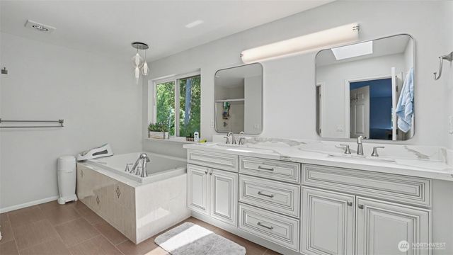 17337 SE 185th Place, Renton, WA 98058