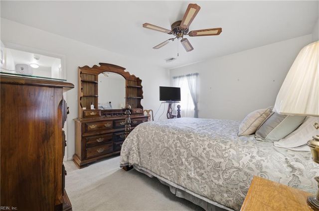 7 Jennifer LN, Hampton, VA 23669