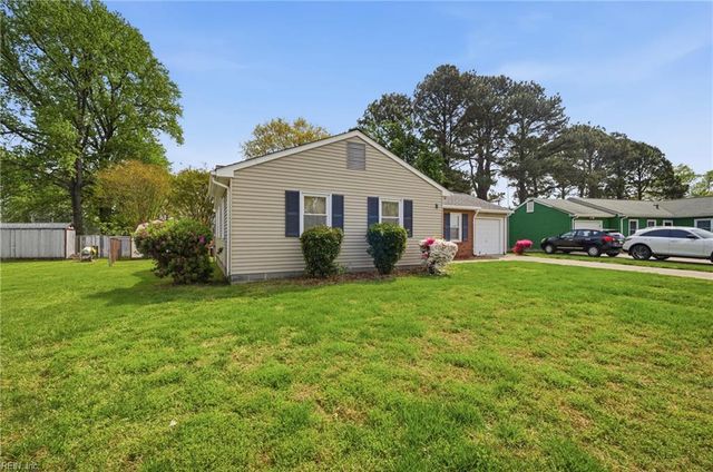 7 Jennifer LN, Hampton, VA 23669
