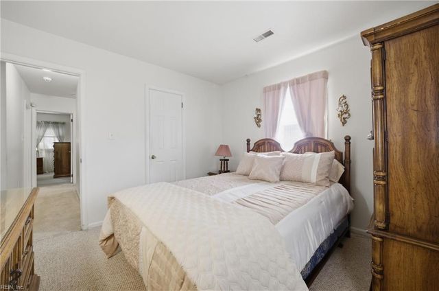 7 Jennifer LN, Hampton, VA 23669