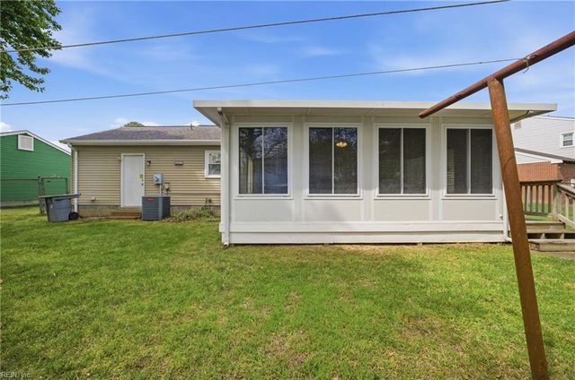 7 Jennifer LN, Hampton, VA 23669