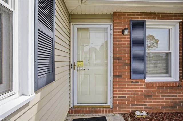 7 Jennifer LN, Hampton, VA 23669