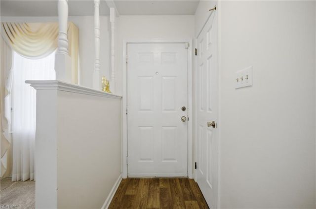 7 Jennifer LN, Hampton, VA 23669
