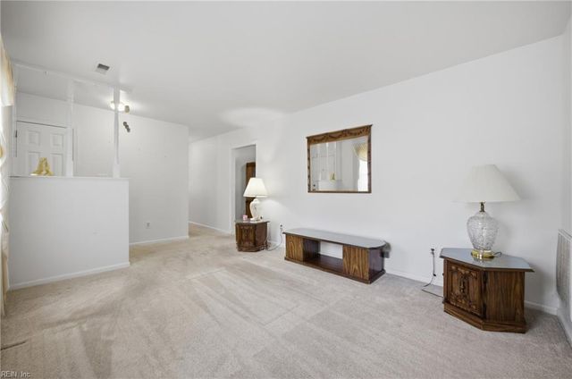 7 Jennifer LN, Hampton, VA 23669