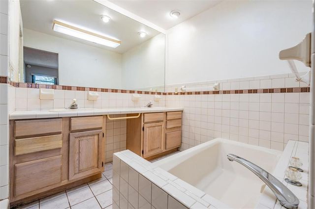 1871 N 63RD, St Petersburg, FL 33702