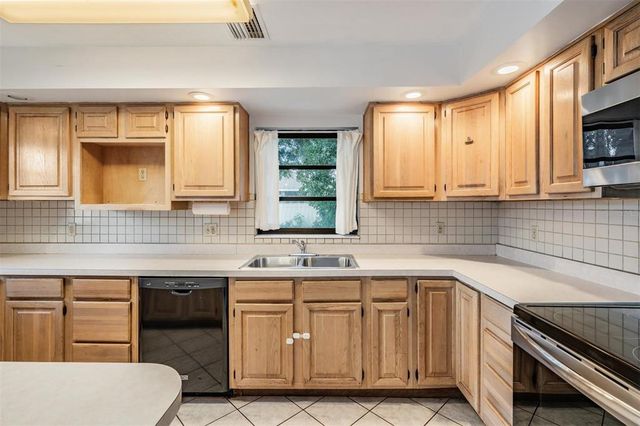 1871 N 63RD, St Petersburg, FL 33702